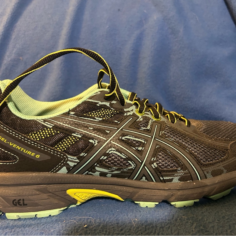 ASICS Gel Venture 6- Size 10